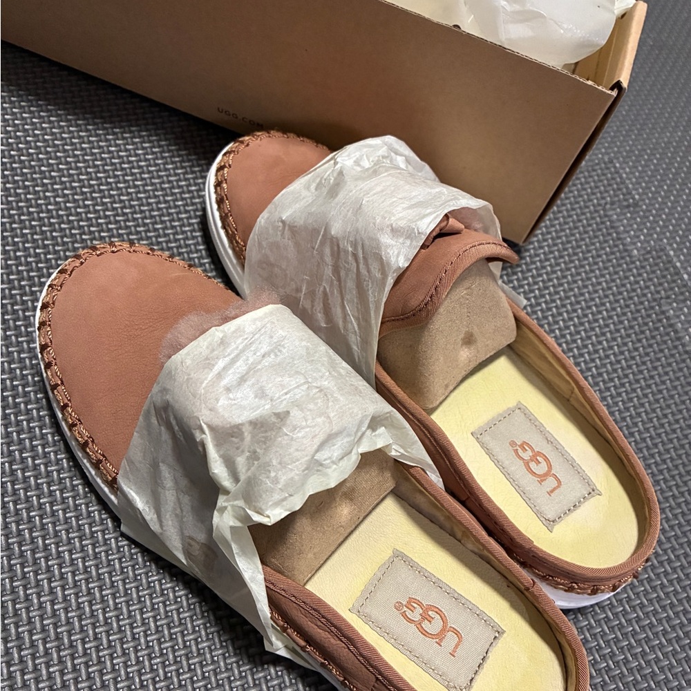 UGG Women’s Puff Slip On Shoe Brown Brand New Never Worn Sold Out